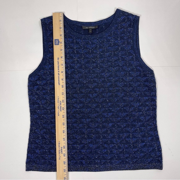 St. John Metallic Diamond Lace Knit Cardigan and Tank Top Set… - Picture 10 of 16